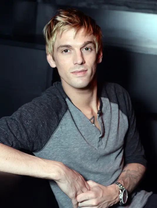 "Ingat satu hal yang sangat penting, Michael mewariskan ilmunya kepada diriku. Aku tidak pernah meminta dia untuk melakukan itu," tulis Aaron Carter. Ia mengklaim dirinya telah lolos uji oleh ikon musik tersebut. (Bintang/EPA)