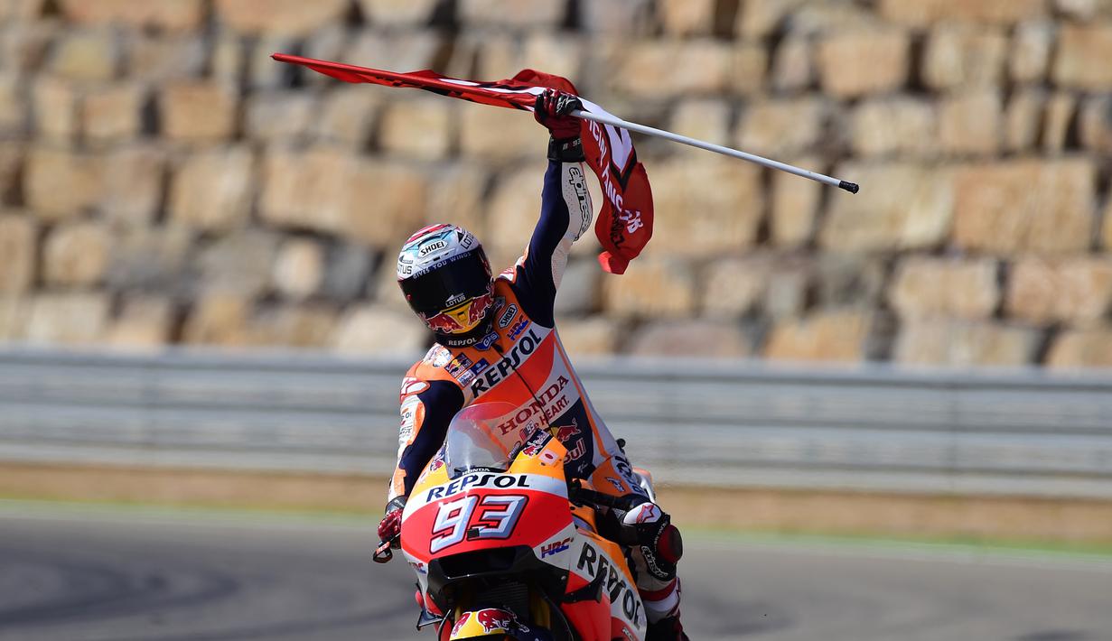 Marc Marquez menjuarai MotoGP Aragon di Sirkuit Aragon, Spanyol, Minggu (25/9/2016). Jorge Lorenzo finis kedua dan Valentino Rossi ketiga. (AFP/Jose Jordan)