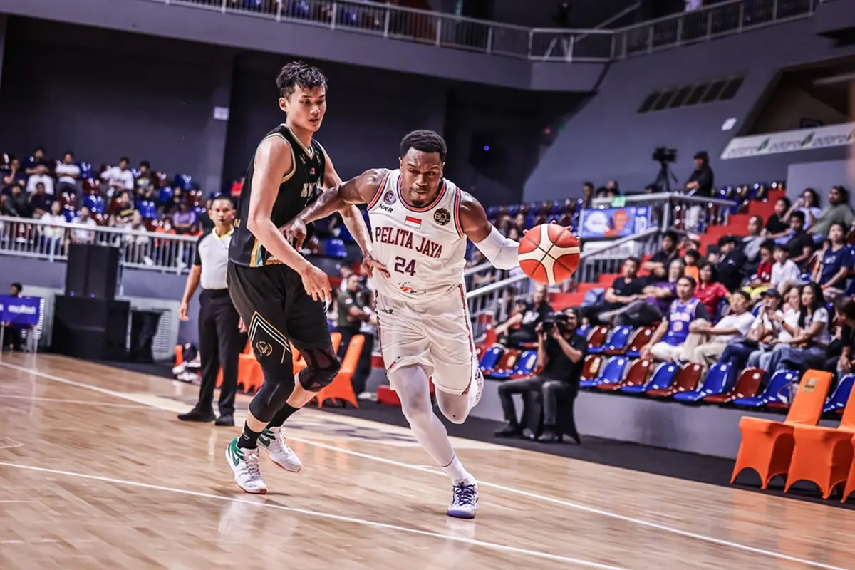 Aksi pemain Pelita Jaya Justin Brownlee saat bertanding di BCL Asia 2024