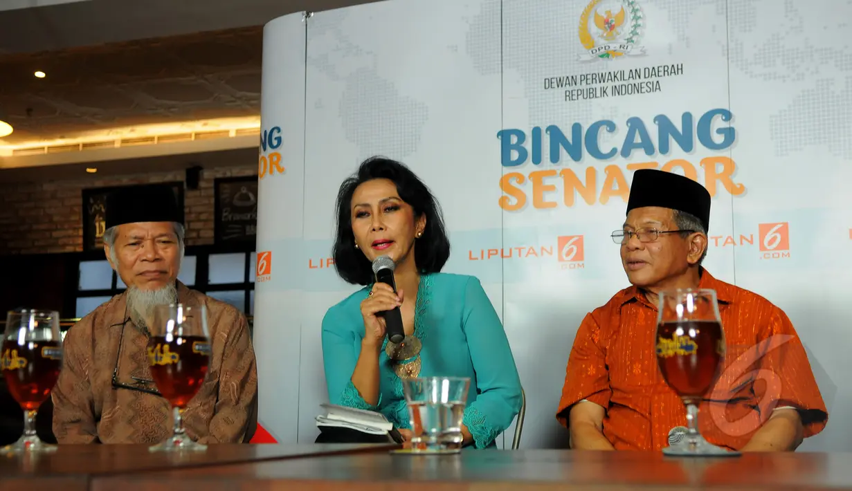Kiri-kanan : Abdullah Hehamahua, Yenti Ganarsih, dan AM Fatwa saat diskusi Bincang Senator dengan tema “Penegakan Hukum dan Pemberantasan Korupsi di Indonesia”, Jakarta, Minggu (15/3/2015). (Liputan6.com/Faisal R Syam)