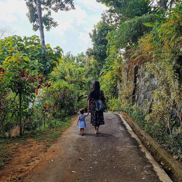 7 Potret Raisa dan Hamish Daud Liburan di Magelang, Nikmati Suasana Alam