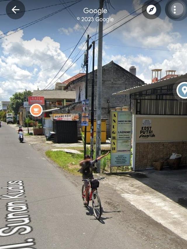 Momen lucu di Google Street View (Twitter/@localracun)