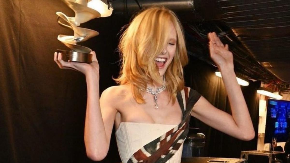 Alex Consani Jadi Transgender Pertama yang Raih Gelar Model of the Year