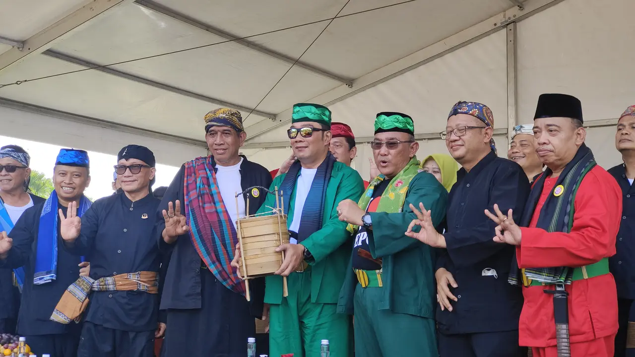 Gubernur Jawa Barat, Ridwan Kamil menghadiri festival Budaya Jawa Barat di Alun-alun Kota Depok
