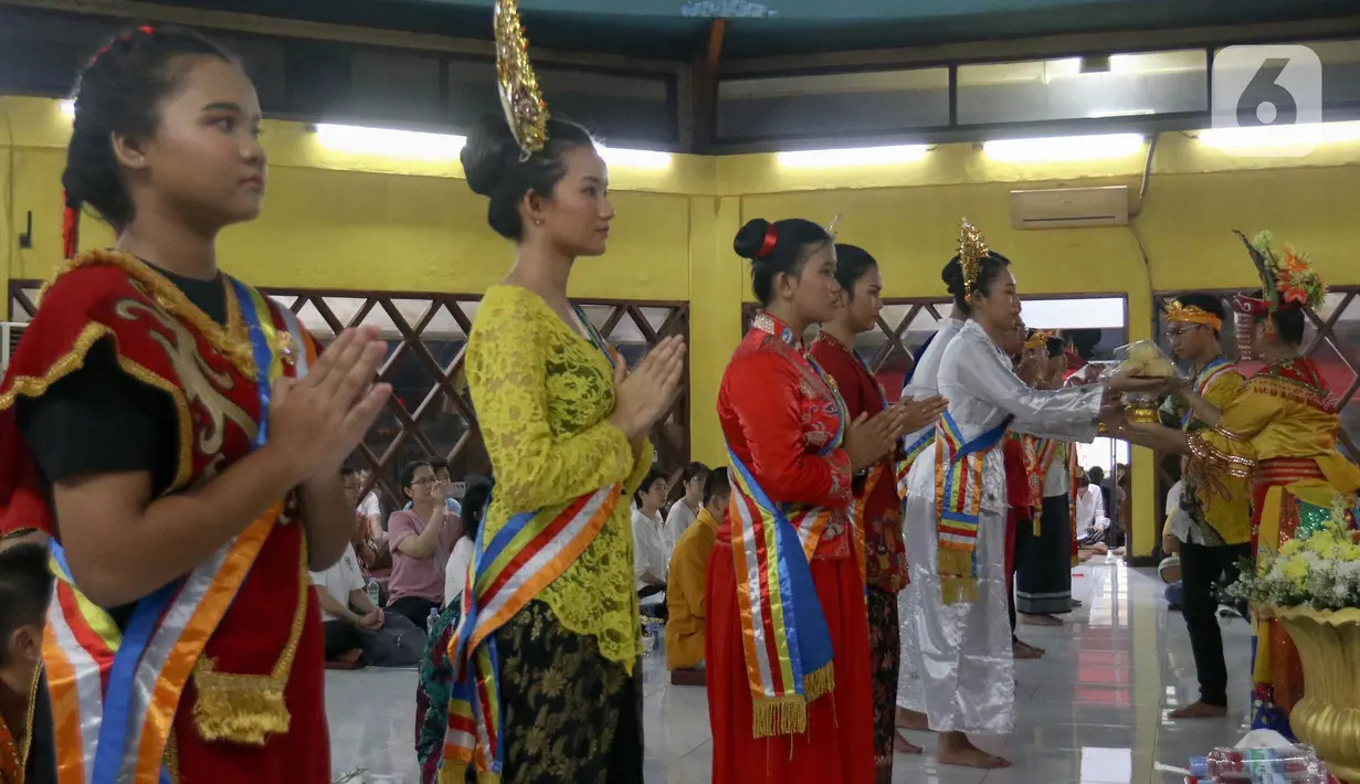 Selain itu, biasanya kegiatan lomba atau pentas kesenian juga dilakukan untuk memeriahkan perayaan Waisak. (Liputan6.com/Herman Zakharia)