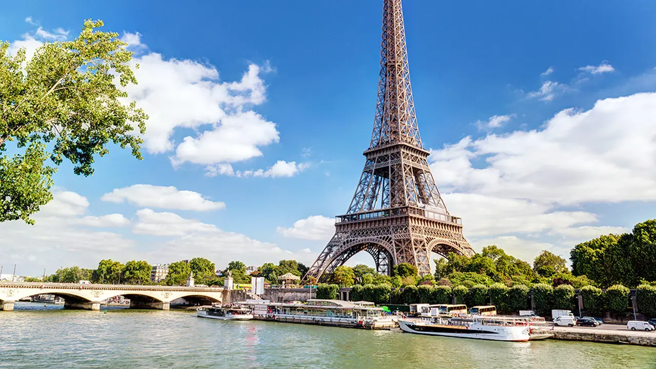 Ilustrasi Eiffel Tower