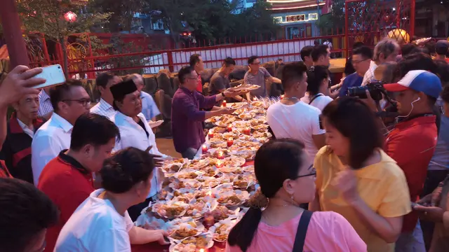 Buka Puasa Gratis Ala Warga Tionghoa untuk Raih Berkah di Bulan Ramadan