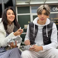 Pesona tampan Eddy Maliq Meijer, anak Maudy Koesnadi (instagram: maudykoesnadi)