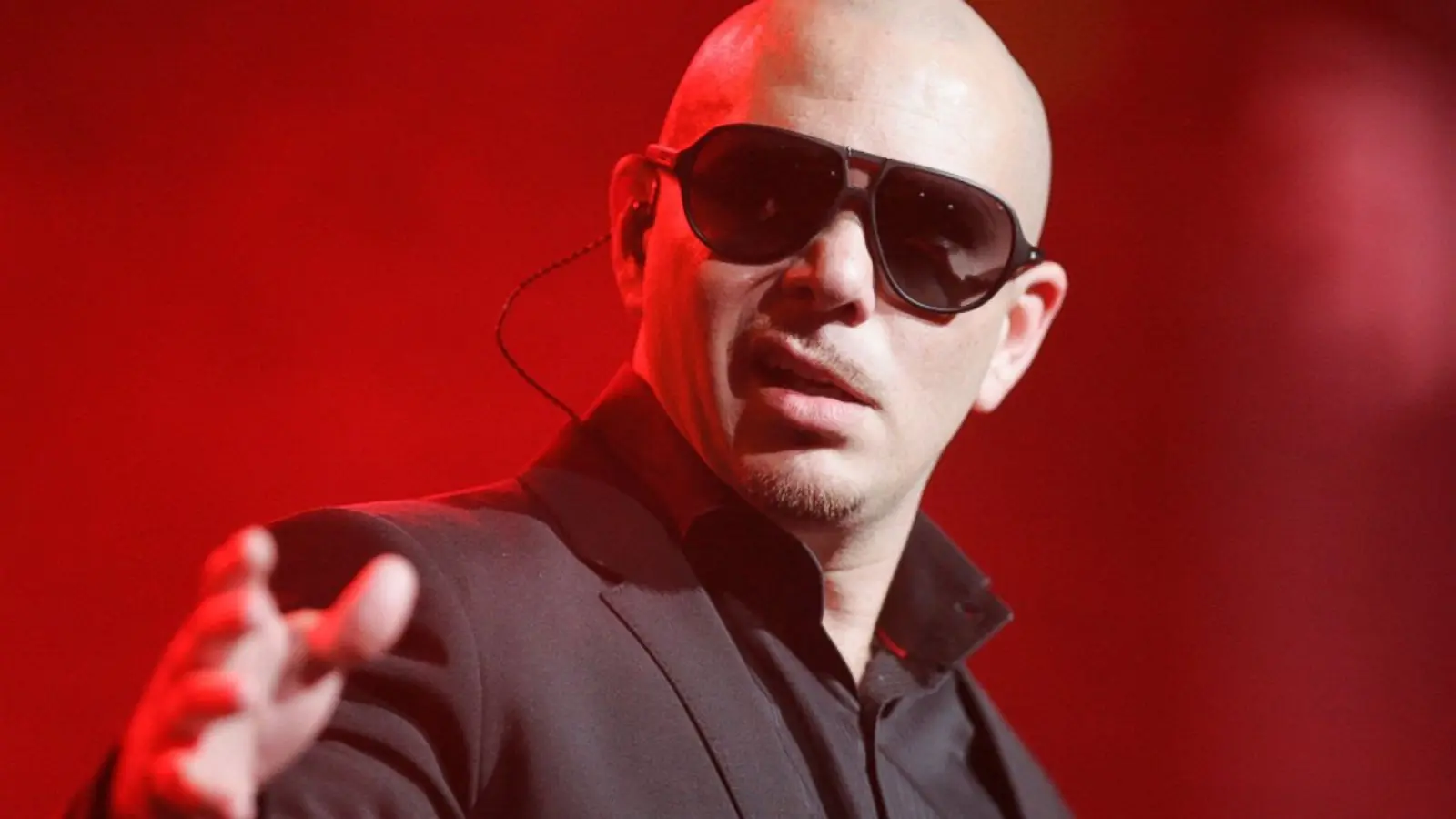 Pitbull, penyanyi asal Amerika Serikat. (forbes.com)