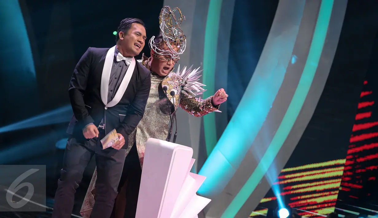 Syaiful Jamil dan Nassar di acara Indonesia Dangdut Awards (IDA) 2015, Jakarta, Rabu (28/10/2015). Perhelatan IDA 2015 menggambarkan dangdut telah menjadi bagian tidak terpisahkan dari masyarakat Indonesia. (Liputan6.com/Faizal Fanani) 