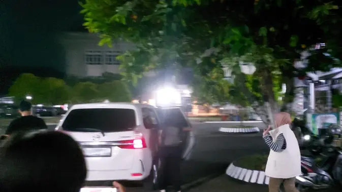 KPK Jemput Istri Bupati Pemalang Dini Hari, Begini Reaksinya