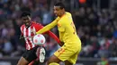 Joel Matip keluar sebagai pemain penentu usai berhasil mencetak gol kemenangan 2-1 Liverpool pada menit ke-67. Selain itu, Matip juga tampil cukup baik di lini belakang The Reds dengan mencatatkan tiga kali intersep dan satu kali clearance. (AFP/Glyn Kirk)
