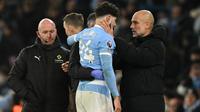 Bek Manchester City, Josko Gvardiol, mengalami cedera patah tulang kering saat bermain imbang 1-1 kontra Chelsea pada laga pekan ke-20 Premier League di Stadion Etihad, Senin (5/1/2026) dini hari WIB. (AFP/Oli Scarff)