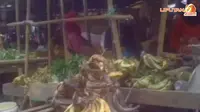 [VIDEO] Abu Kelud Menyebar di Pangandaran, Pasar Sepi Pembeli