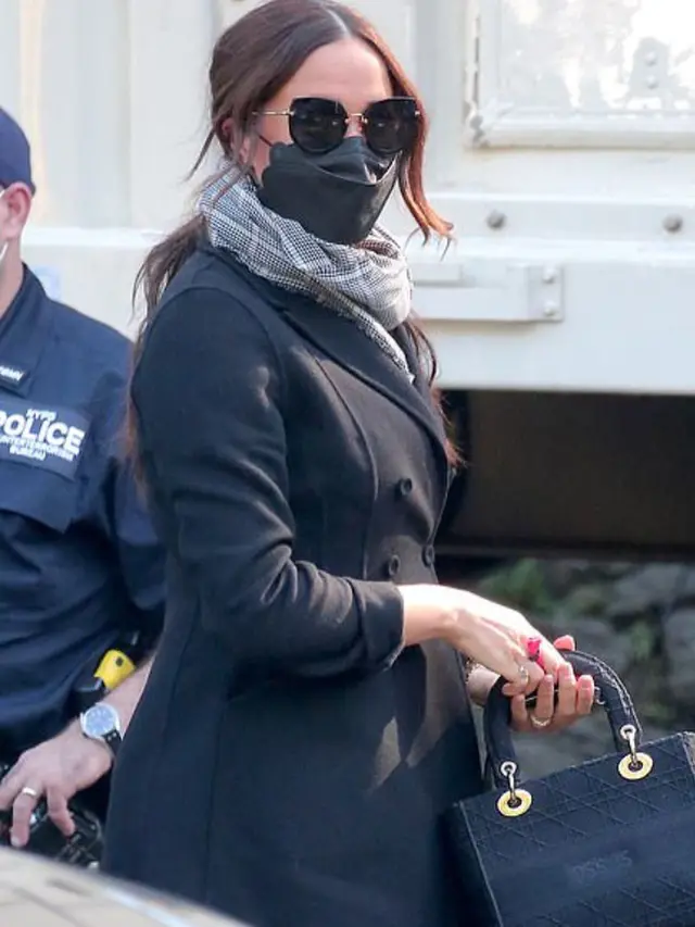 Meghan Markle Pertahankan Eksistensi Sebagai Dutchess Lewat Tas Dior