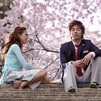 Persahabatan Gong Yoo dan Gong Hyo Jin memang sudah tak perlu diragukan. Tak hanya bersahabat, mereka juga di dalam agensi yang sama yaitu SOOP Management. (Foto: dramafever.com)