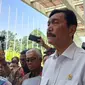 Menteri Koordinator Bidang Kemaritiman dan Investasi, Luhut Binsar Pandjaitan ditemui di JCC Senayan, Jakarta, Rabu (14/8/2024). Menko Luhut mengungkap mengenai masa depan PLTU Suralaya. (Arief/Liputan6.com)