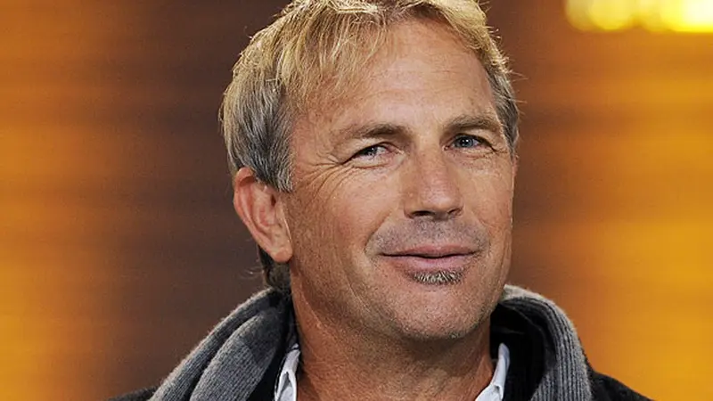 Kevin Costner Ingin Sutradarai Trilogi Film Koboi