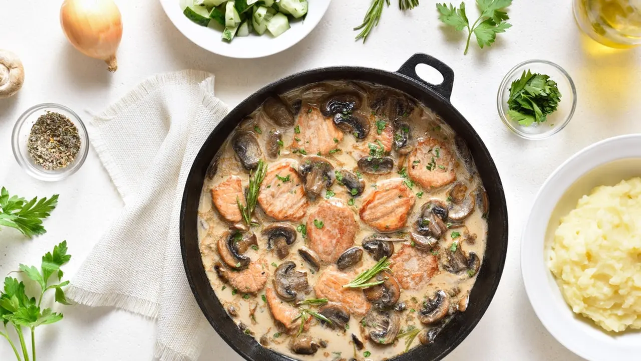 3 Cara Membuat Mushroom Sauce yang Lezat dan Gurih