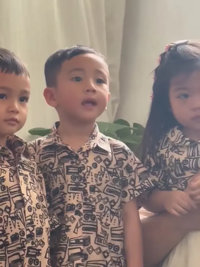 Potret Rayyanza Nyanyi Bareng Teman Sekelas (instagram/raffinagita1717)