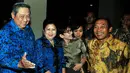 Susilo Bambang Yudhoyono dan Ani Yudhoyono menghadiri acara reuni Akmil angkatan 1973 di Jakarta, Jumat (7/11/2014). (Liputan6.com/Johan Tallo) 