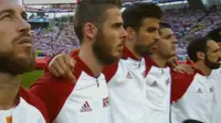 Pique Acungkan Jari Tengah Saat Lagu Kebangsaan Spanyol Diputar?