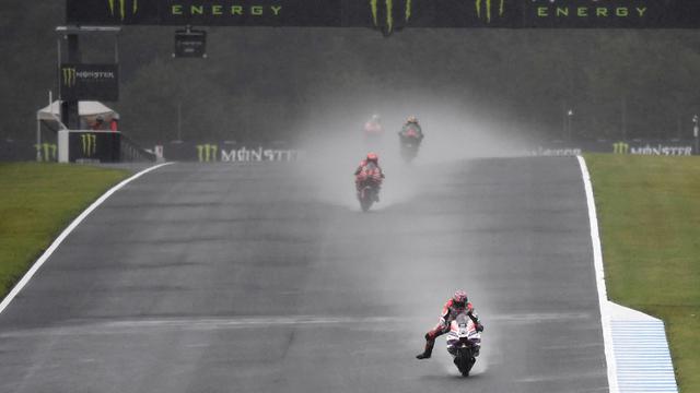 Foto: Diwarnai Hujan Deras dan Berakhir Red Flag, Jorge Martin Dinyatakan Juara MotoGP Jepang 2023