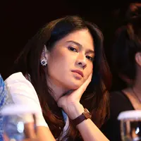 Setelah berperan dalam film Ada Apa Dengan Cinta 2, kini Dian Sastrowardoyo kembali berperan dalam film biopik yang mengangkat kisah pejuang wanita dari Jepara RA Kartini. Kini ia tengah belajar bahasa Belanda. (Nurwahyunan/Bintang.com)