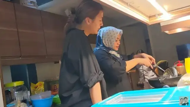 Potret Dapur Kotor di Rumah Paula Verhoeven, Minimalis tapi Serba Ada