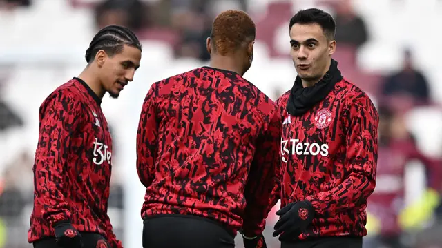 Foto: Resmi Dipulangkan ke Tottenham Hotspur, Ini Potret Aksi Sergio Reguilon saat Dipinjam MU