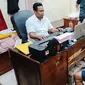 Penyidik Polsek Tenayanraya Pekanbaru meminta keterangan ayah cabuli anak tiri. (Liputan6.com/M Syukur)