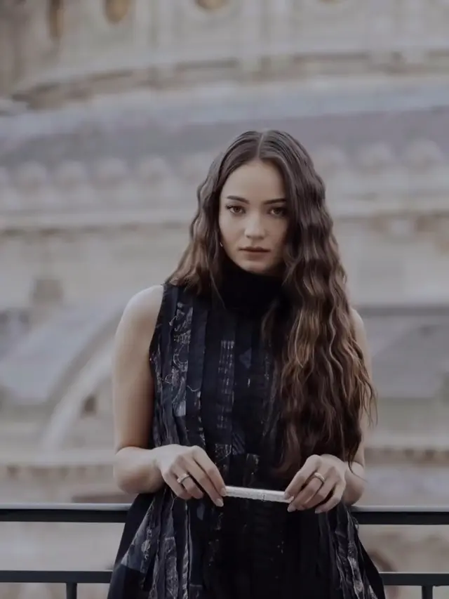 Enzy Storia di Loreal Paris Fashion Week. [@enzystoria]