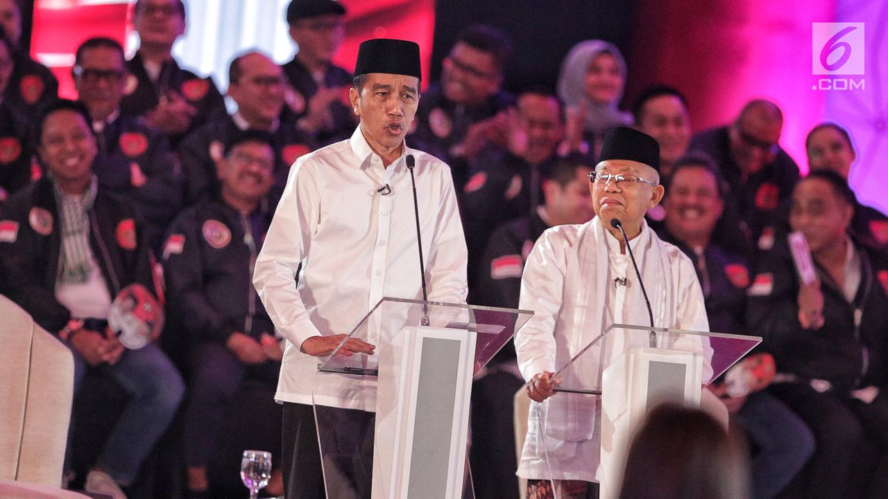 Ekspresi Jokowi - Ma'ruf Amin Saat Mengikuti Debat Perdana
