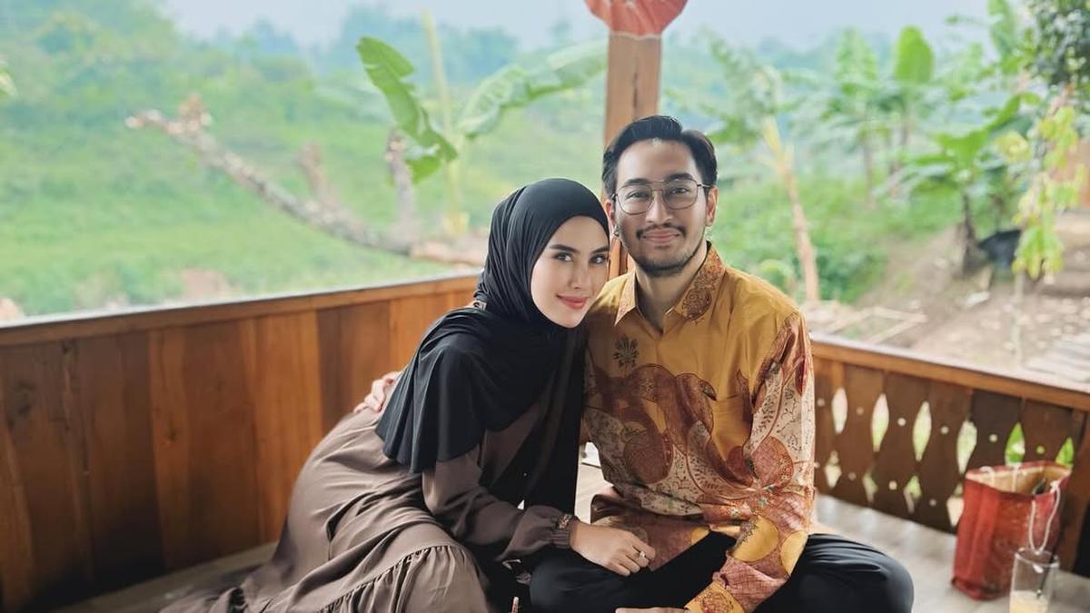 Syahnaz Sadiqah Dampingi Jeje Govinda, Potret Mesra yang Jadi Sorotan Setelah Jadi Ibu Pejabat