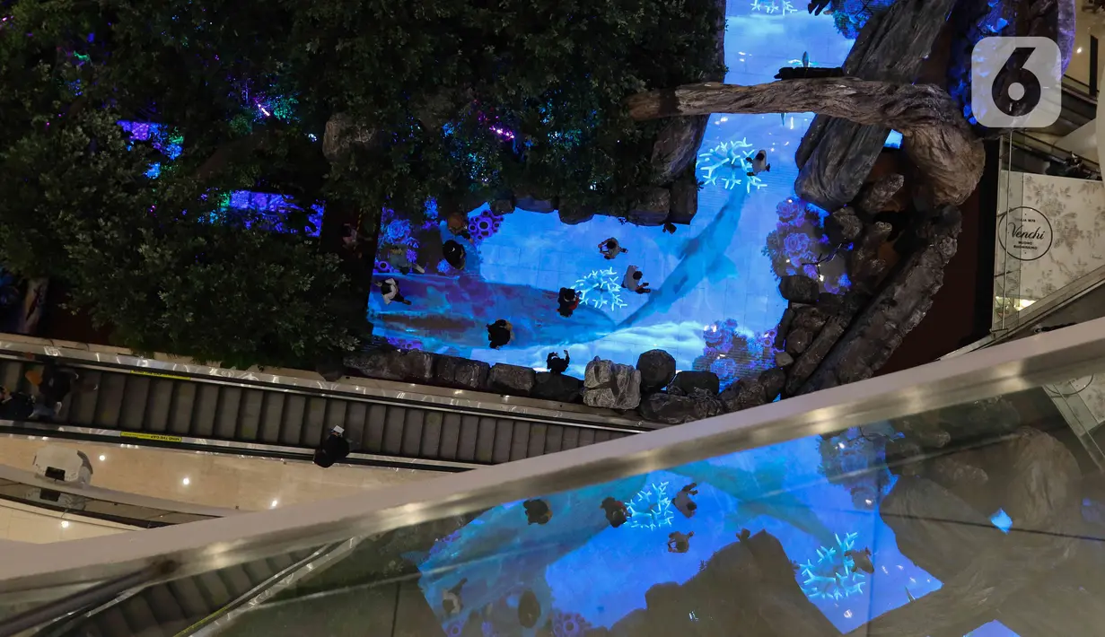 Dunia pandora ala Avatar di Senayan City, Jakarta, Senin (14/12/2022). Senayan City menghadirkan Festive Season – The Festive Mood mulai tanggal 12 Desember – 8 Januari 2023, salah satunya Avatar Pandora Experience. (Liputan6.com/Herman Zakharia)