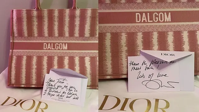 Anjing Peliharaan Jisoo BLACKPINK Dihadiahi Tas Dior, Lengkap dengan Sulaman Nama