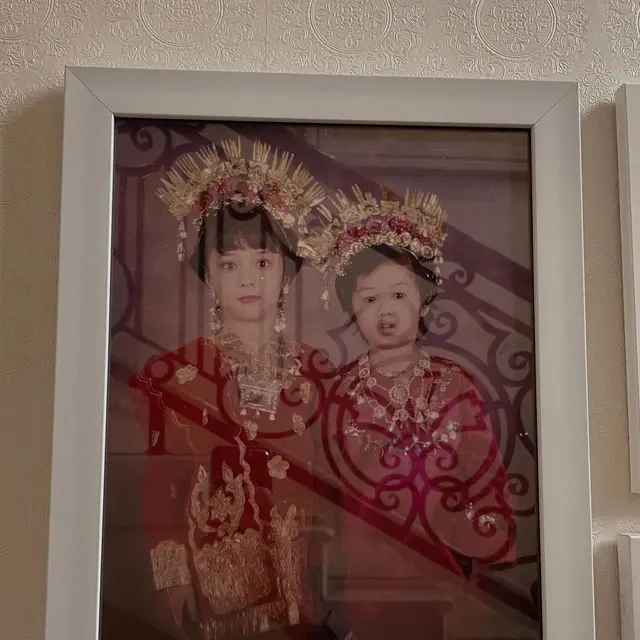 6 Potret Lawas Masa Kecil Artis saat Pakai Baju Adat,