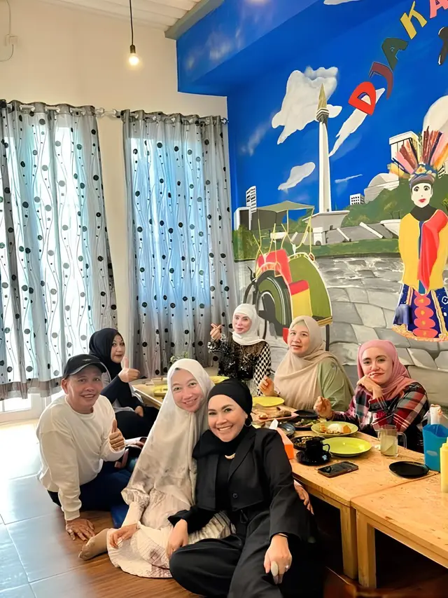 Umi Kalsum dan calon besan