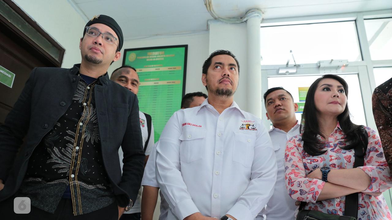 [Bintang] Tessa Kaunang dan Sandy Tumiwa