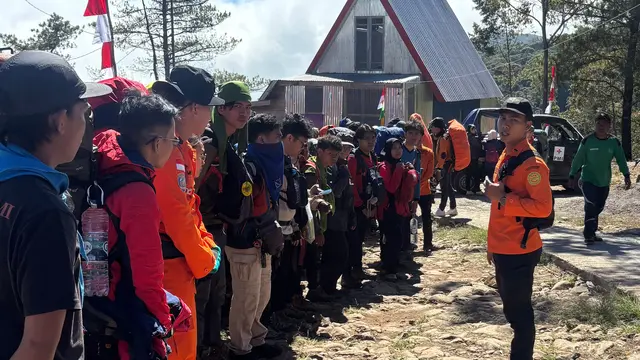 2.557 Pendaki Rayakan HUT ke-81 RI di Puncak Bawakaraeng