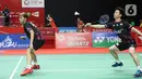 Pebulutangkis Indonesia, Kevin Sanjaya Sukamulio/Marcus Fernaldi Gideon saat melawan He Ji Ting/Tan Qiang (China) pada babak kedua ganda putra Indonesia Masters 2020 di Istora GBK, Jakarta, Kamis (16/1/2020). Kevin/Markus unggul 21-19 21-13. (Liputan6.com/Helmi Fithriansyah)