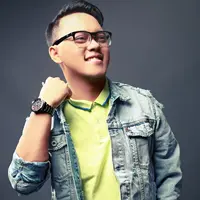 Dampak luar biasa dirasakan Danang, sejak dinobatkan sebagai juara pertama ajang pencarian bakat dangdut D,Academy Asia. (Adrian Putra, Digital Imaging: Muhammad Iqbal Nurfajri/Bintang.com)