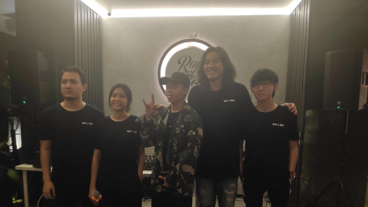 Midnight Quickie dan Weird Genius