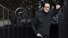 Ke Huy Quan, bintang "Everything Everywhere All at Once", berpose saat pemotretan di The London Hotel di West Hollywood, California pada 20 November 2022. Aktor berdarah Vietnam-Amerika itu menerima nominasi Piala Oscar pertamanya. (Photo by Dana Pleasant/Invision/AP)