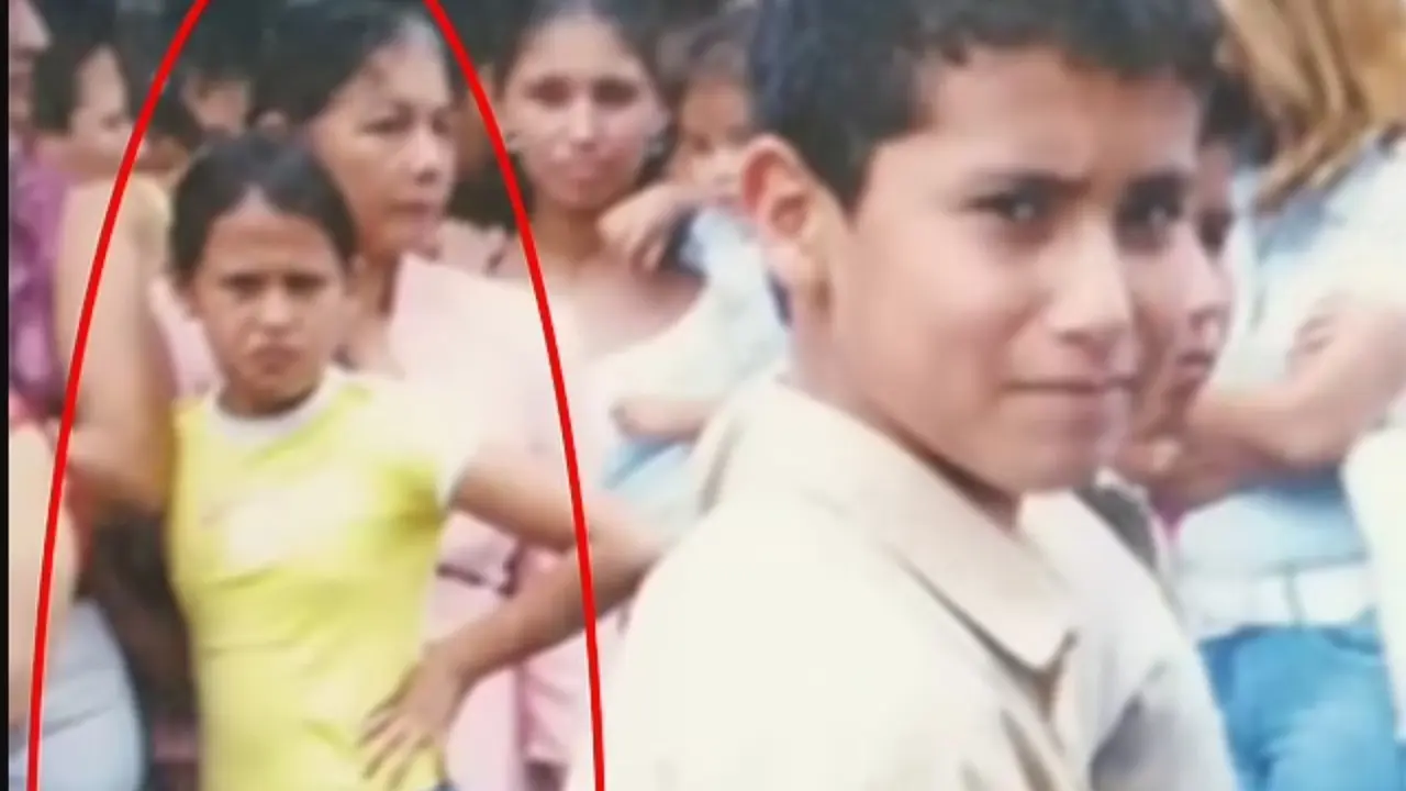 Viral Wanita Temukan Dirinya di Foto Masa Kecil Suami, 15 Tahun Sebelum Mereka Bertemu