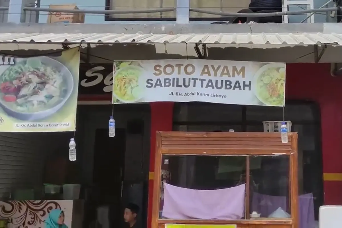 Warung Soto Ayam milik Ning Nila, istri Gus Iqdam (SS: YT Serba Serbi Chanel)