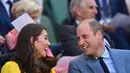 Dalam sebuah wawancara Pangeran William mengatakan keputusan ia dan Kate Middleton sempat menyudahi hubungan karea masih sama-sama muda dan masih menyocokkan karakter masing-masing. (GLYN KIRK / AFP)