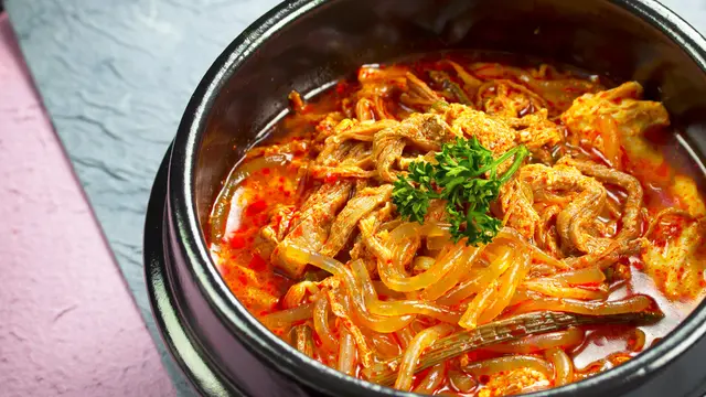 Ilustrasi Yukgaejang | asianinspirations.com.au