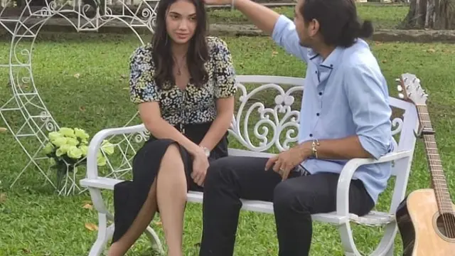 Gabung di Love Story The Series, Ini 6 Potret Haico Van der Veken di Balik Layar