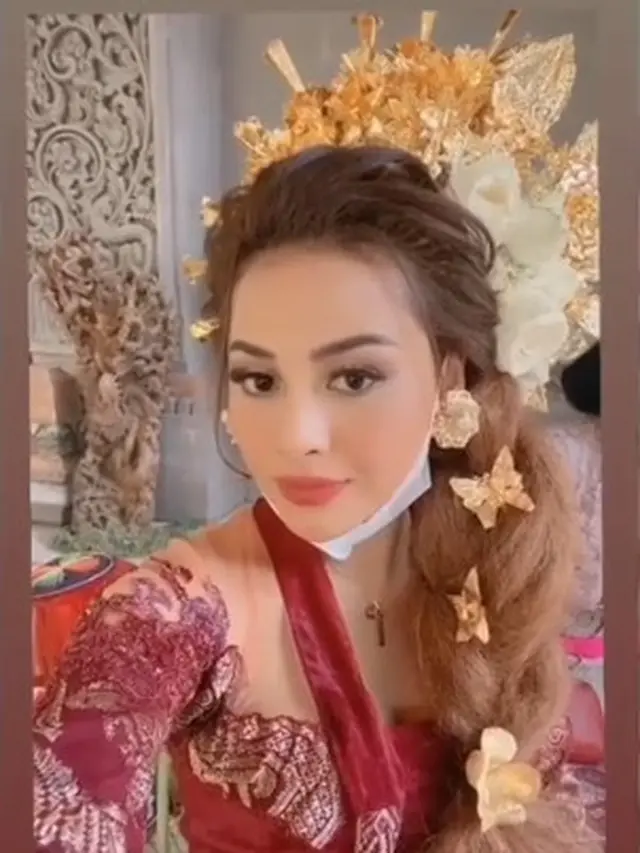 6 Potret Aurel Hermansyah Pakai Baju Adat Bali